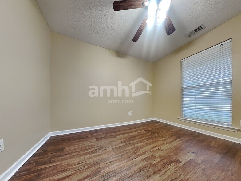 Building Photo - 11603 Dempsey Dr