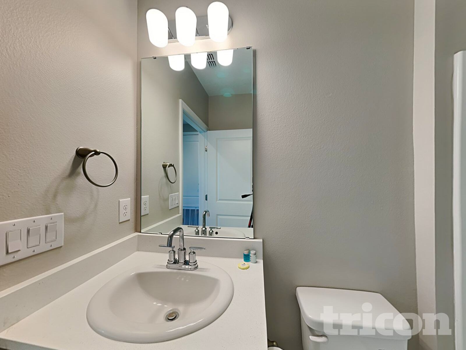 Building Photo - 252 Garnet Ave