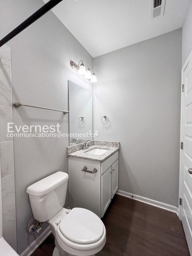 Building Photo - Limited Time Special Offer / 4 Bed, 2 Bath Home with and Garage / Pet-Friendly / Vouchers Accepte...
