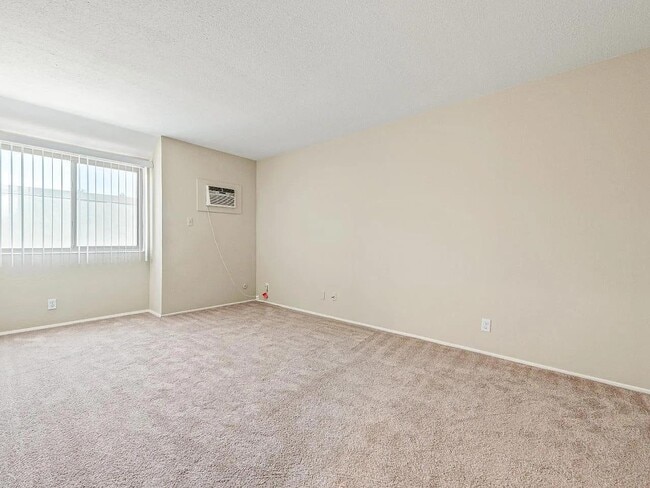 Building Photo - 460 Auburn Way