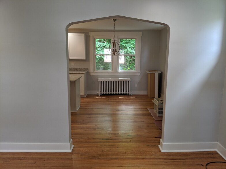 Building Photo - 1006 Flemington St