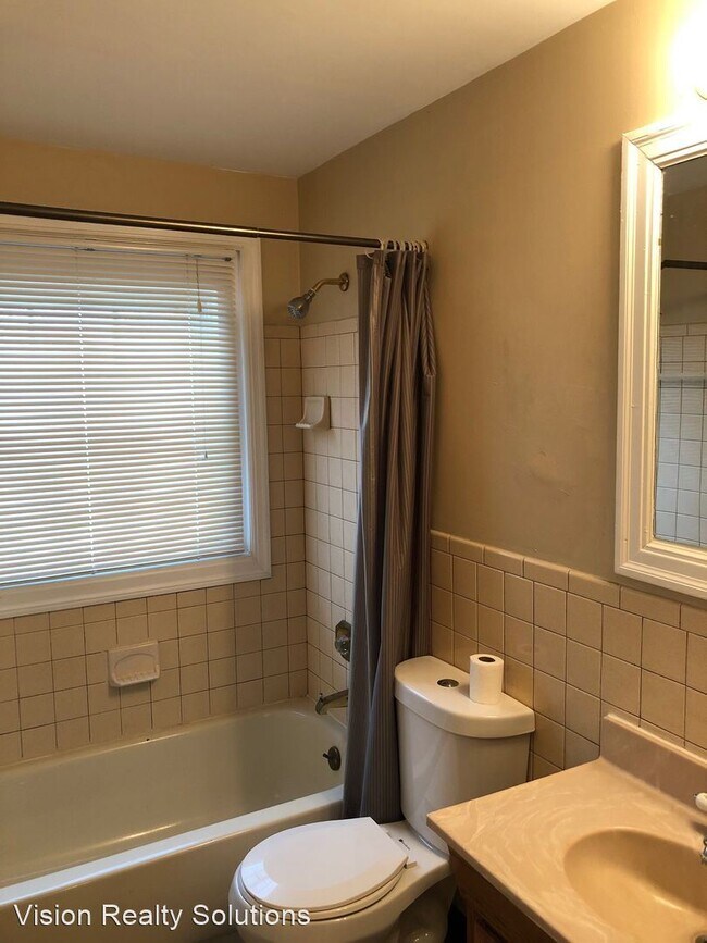 Building Photo - 2 br, 1 bath House - 444 Chambers Road