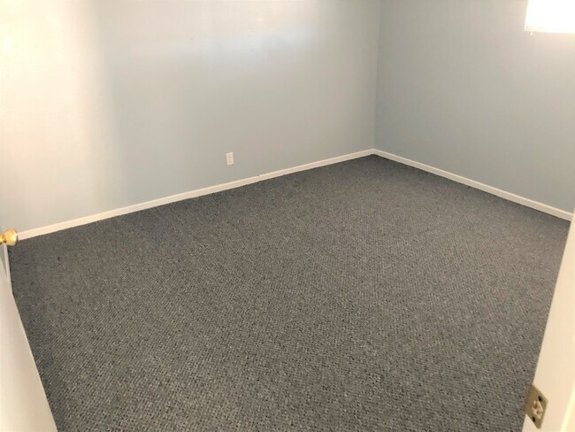 Building Photo - 1329 Oahu St