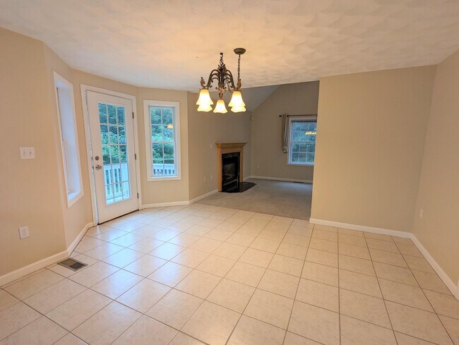 Building Photo - 17 Cottonwood Rd