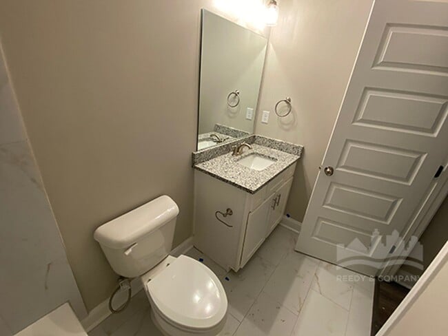 Building Photo - 547 Rosalie Woods Dr