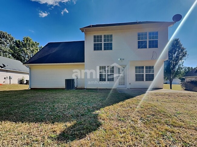 Building Photo - 125 Sanders Walk