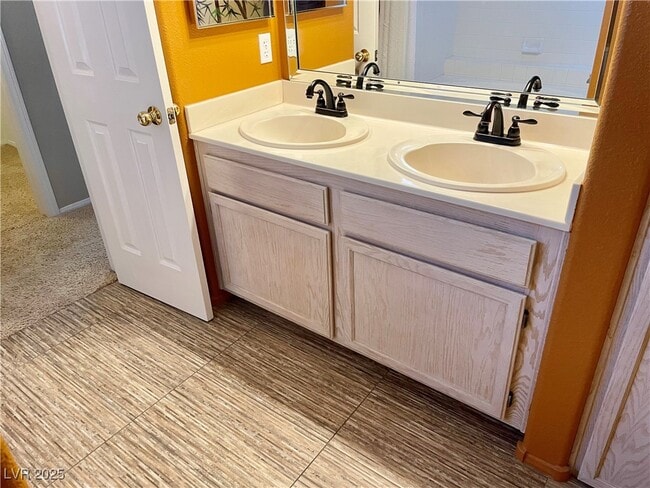 Building Photo - 8457 Pacific Fountain Ave