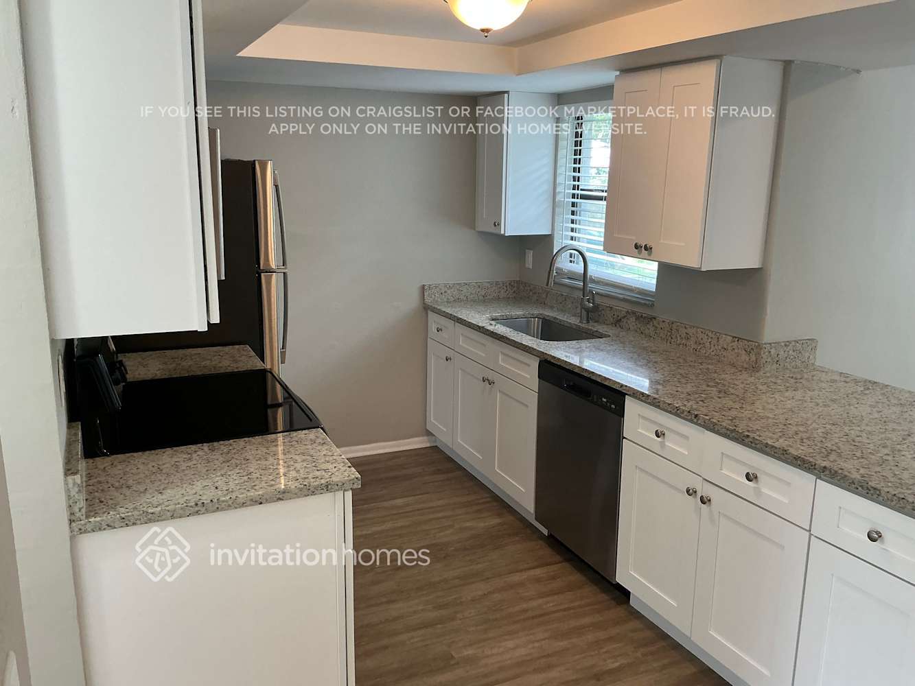 Building Photo - 16033 Villa Dr