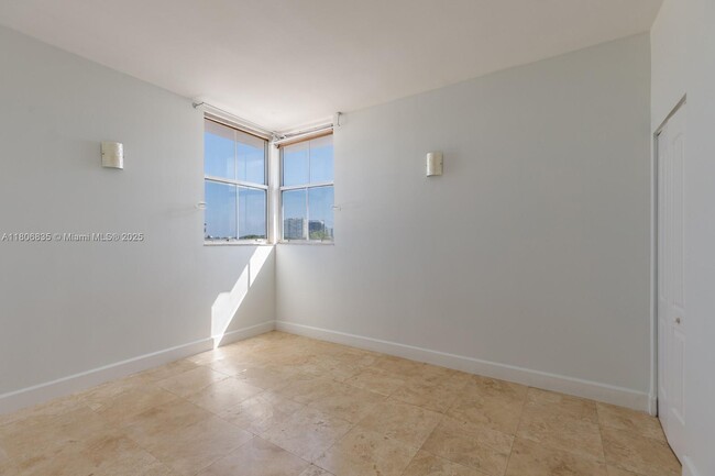 Building Photo - 600 76th St