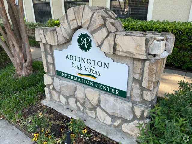 Building Photo - Arlington Park Villas