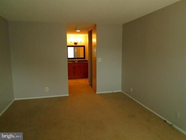 Building Photo - 8340 Greensboro Dr