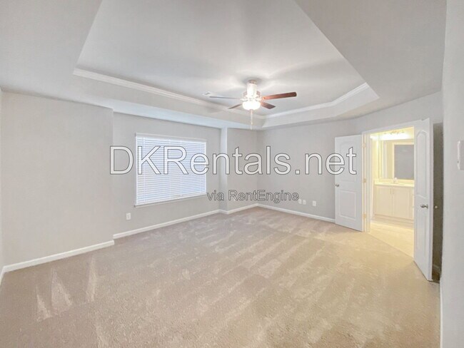 Building Photo - 1466 Fern Ridge Ln