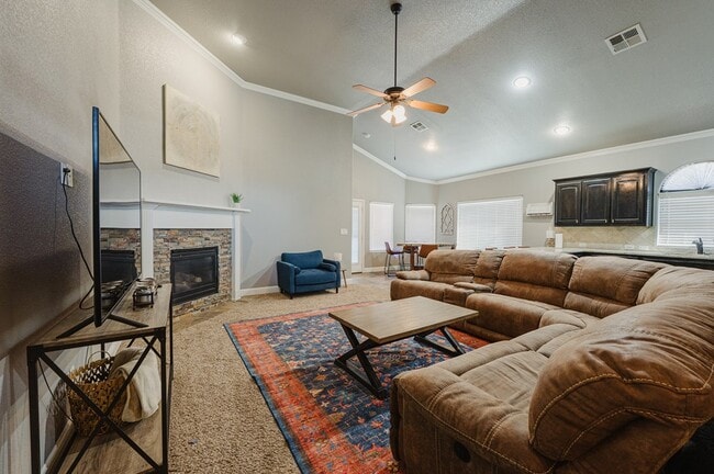 Building Photo - 3906 Oporto St