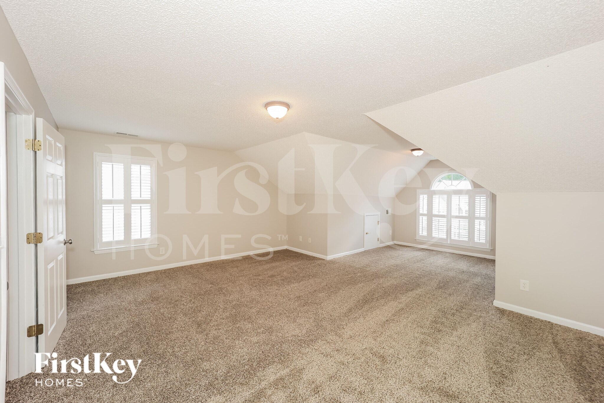 Building Photo - 17 Arbor Way