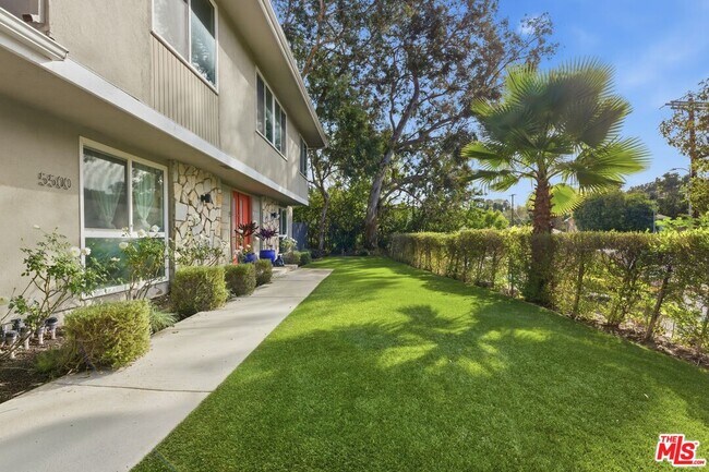 Building Photo - 5500 Blanco Ave
