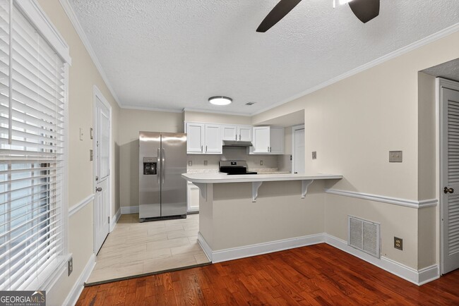 Building Photo - 898 Chippendale Ln