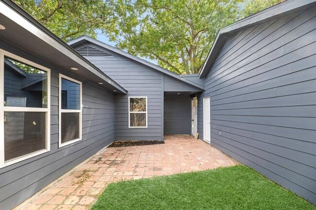 Building Photo - 13607 Salisbury Dr