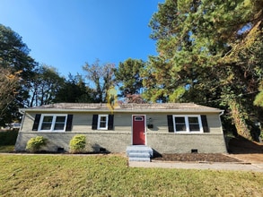 Building Photo - !!!WOW!!! Single Family home near Fort Eustis
