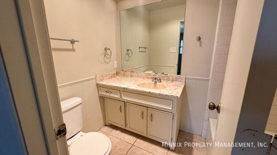 Building Photo - 4427 75th Dr