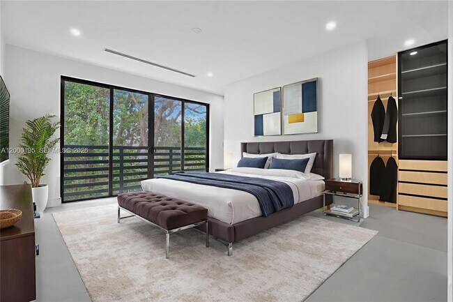 Building Photo - 5116 NW 3rd Ave