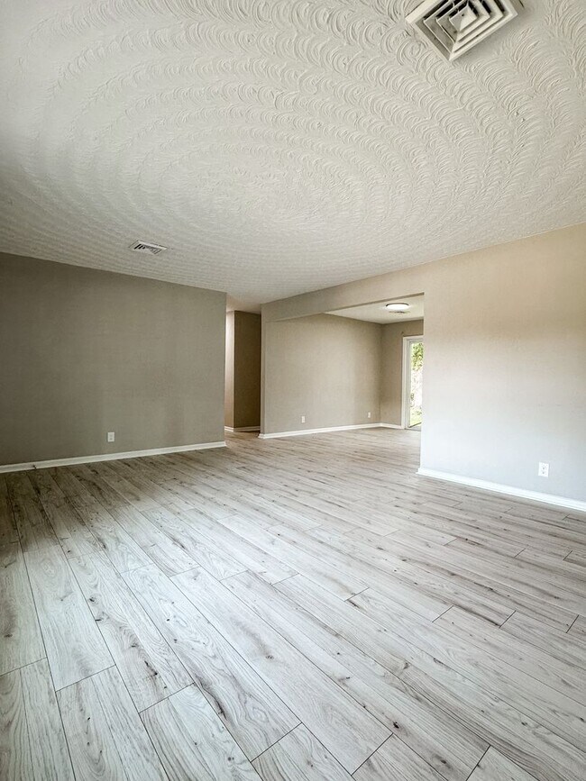 Building Photo - 3 Bedroom house in Western Branch