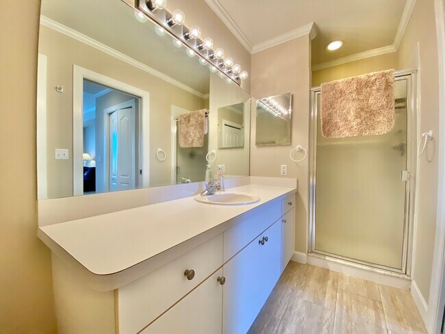 Building Photo - 7515 Stoneybrook Dr