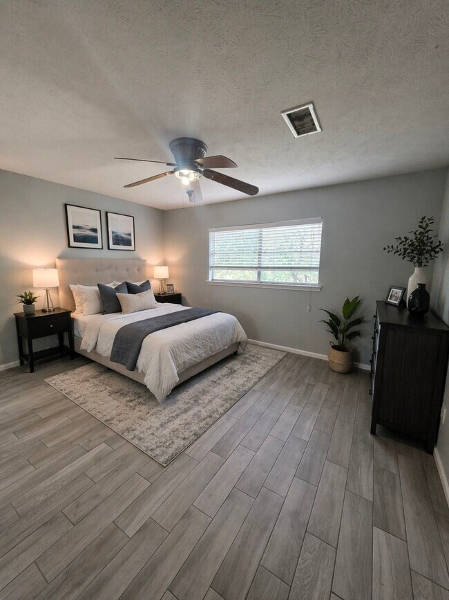 Building Photo - 1844 Rollingwood Dr