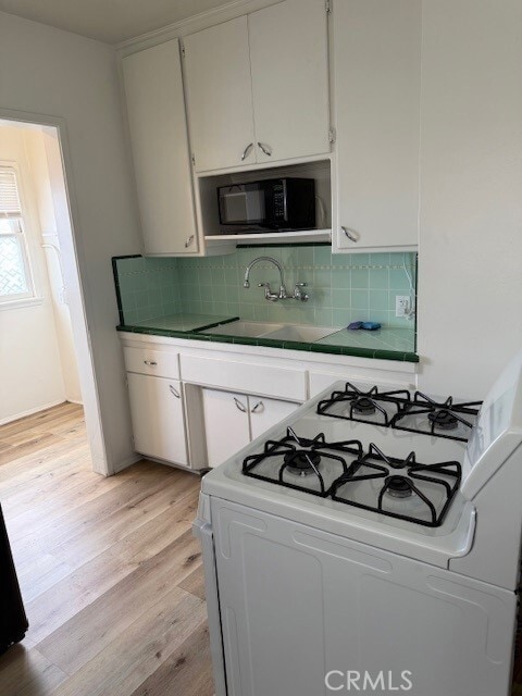 Building Photo - 540 N Howard Ave