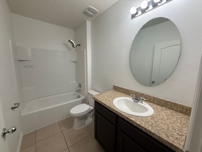 Building Photo - 4/2 Haines City Home