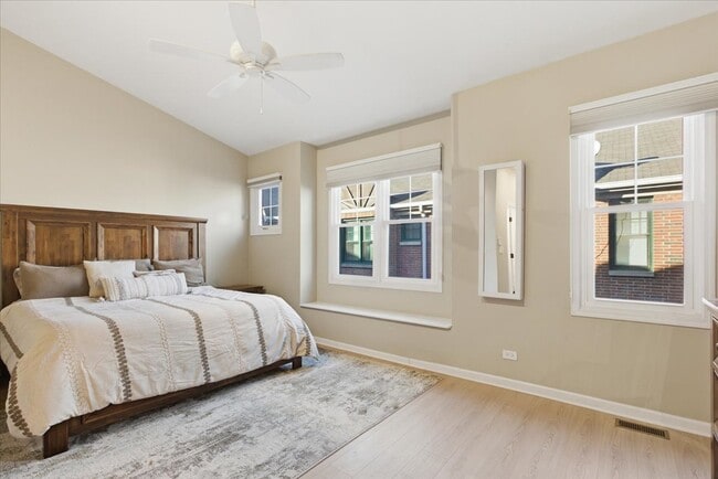 Building Photo - 2140 N Winchester Ave