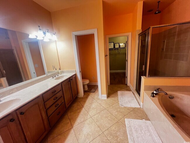 Building Photo - 584 Summerhill Dr