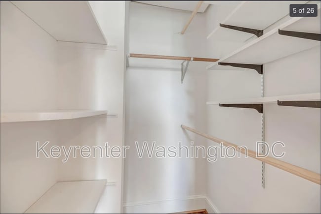 Building Photo - 611 4th St NE