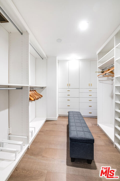 Building Photo - 4635 N Clybourn Ave