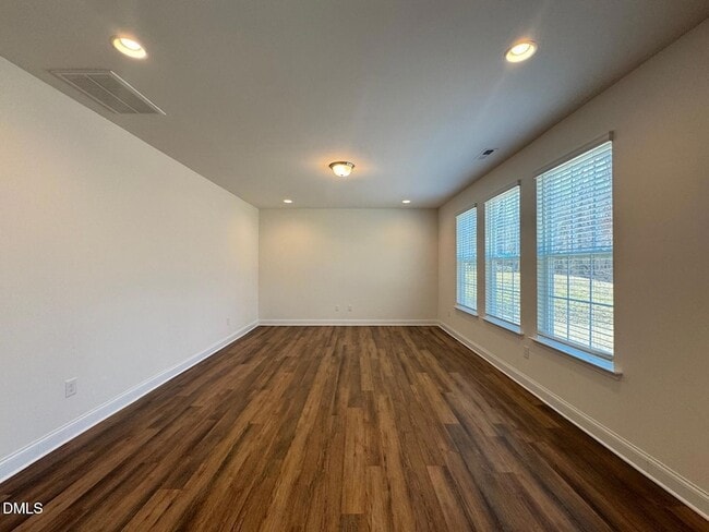 Building Photo - 247 Dando St