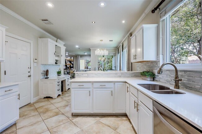 Building Photo - 5605 Creek Meadows Cove