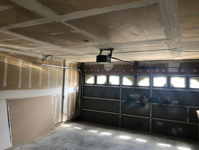 Building Photo - 310 Crossland Cove