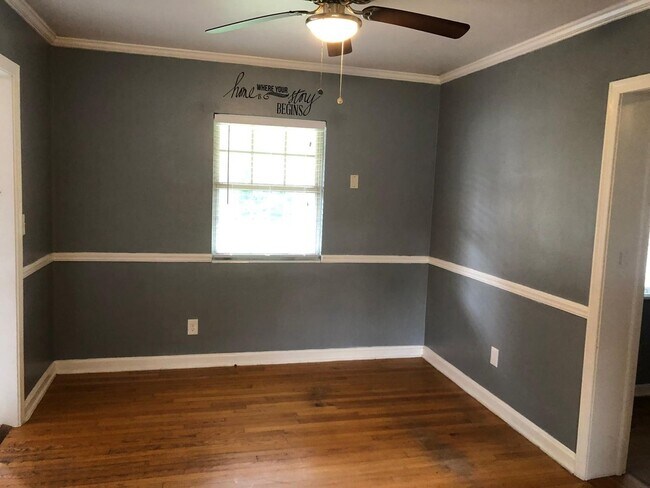 Building Photo - Stunning 3-Bedroom, 2-Bath Home in Desirab...