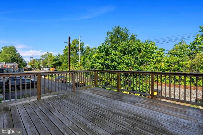 Building Photo - 720 Shaw Ave