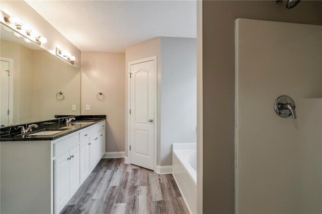 Building Photo - 287 Ambassador Cir