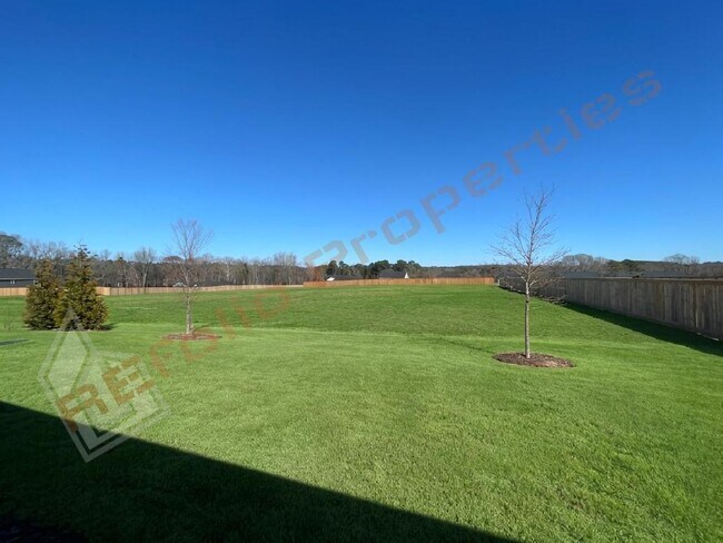 Building Photo - 6117 Oak Psge Dr