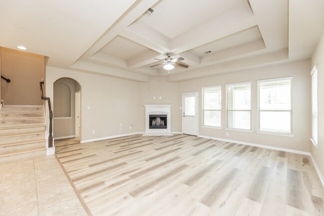 Building Photo - 2414 Garden Falls Dr