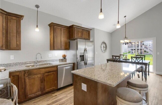 Building Photo - 6766 Ivywood Ave