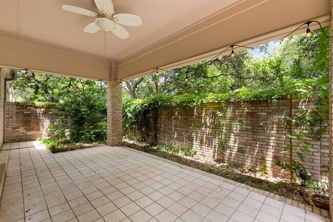 Building Photo - 2834 Montebello Rd
