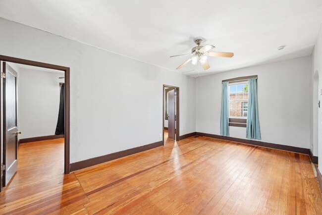 Building Photo - 511 Schirmer St