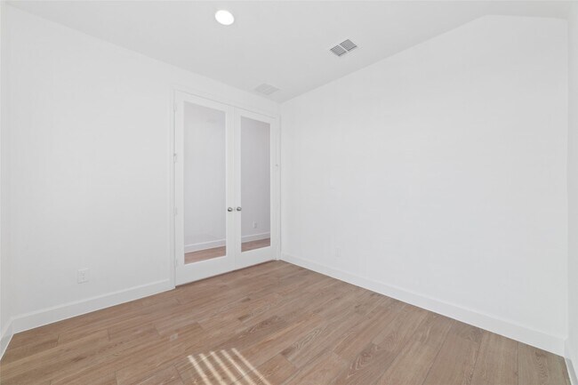 Building Photo - 31019 Star Gazer Rd