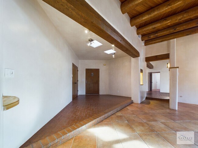 Building Photo - 420 Calle Kokopelli