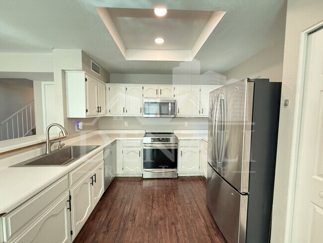 Building Photo - 1114 S Surfside Dr