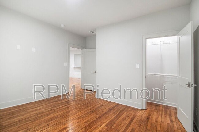 Building Photo - 751 Cascade Pl SW