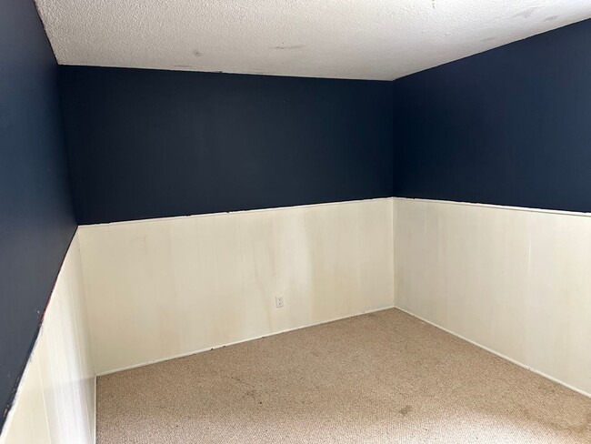 Building Photo - Beautifully updated 4 bedroom 2 bathroom h...