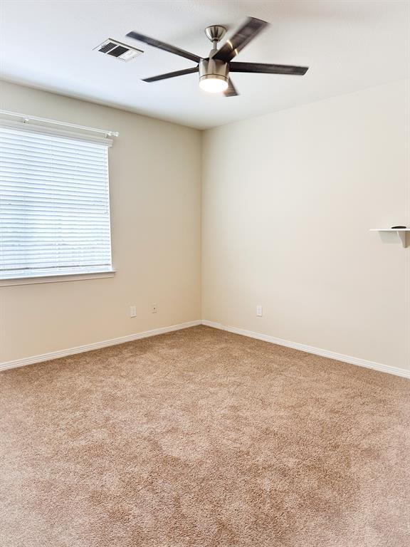 Building Photo - 827 Sweet Pine Dr
